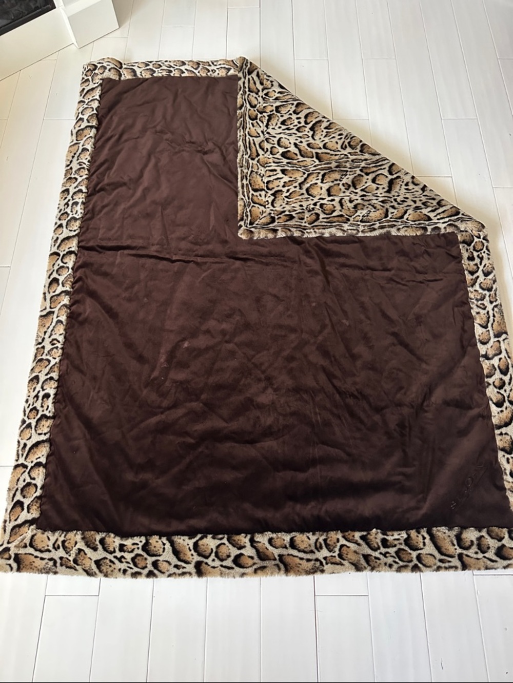 St John Home Blanket Heavyweight Soft Plush Reversible Animal Print Tan Brown